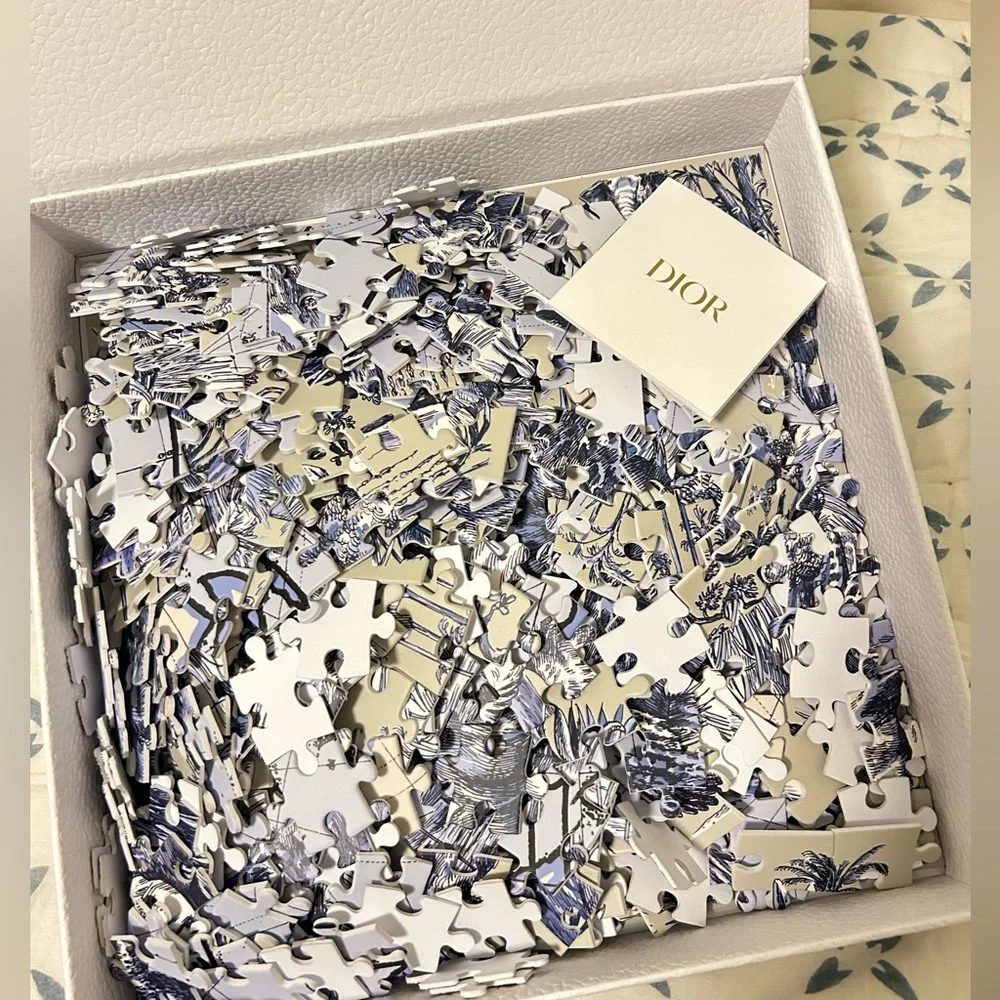 Dior Puzzle - Picture 1 of 2